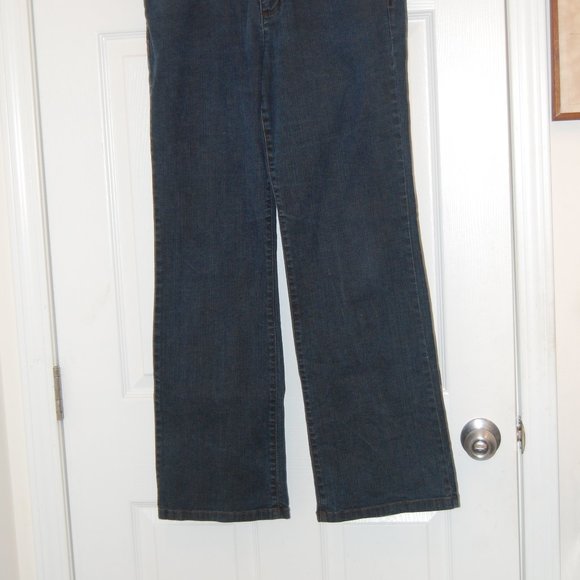 Liz Clairborne Women's Blue Denim Jeans Size 8 Petite Boot Cut - Picture 1 of 13